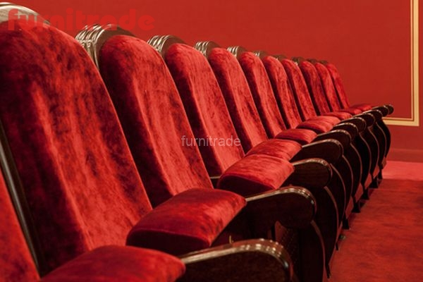 Театральные кресла модели Крым в зрительном зале театра 
