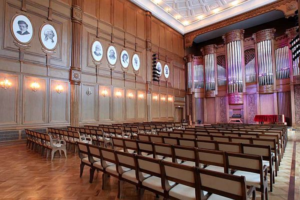 Театральные кресла Филармония в органном зале Пензенской областной филармонии, г. Пенза