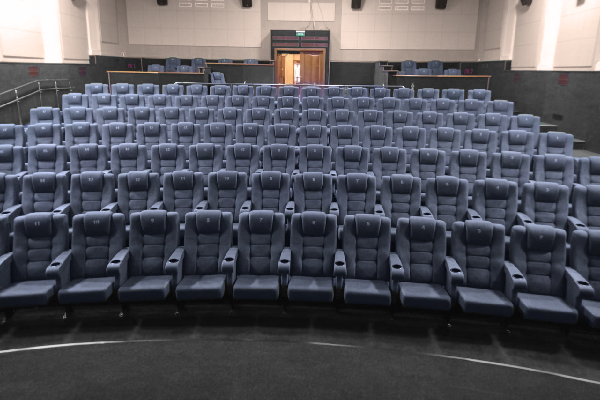 Кинозал с креслами для кинотеатров Лавсит от Фурнитрейд