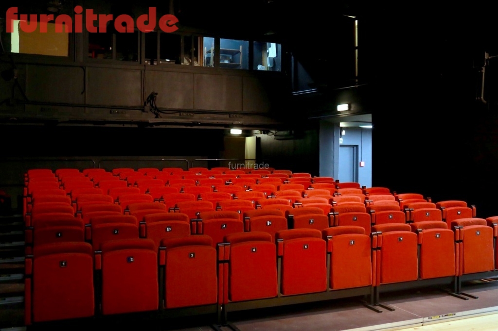 Кресла-трансформеры Уно в театре Олега Табакова на Таганке